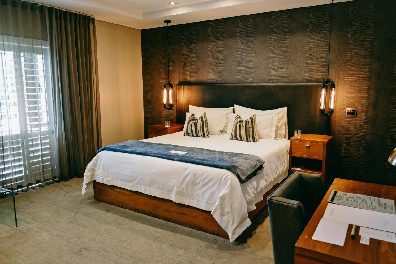 Tredenham Boutique Hotel Bloemfontein Exterior foto A bedroom at the hotel